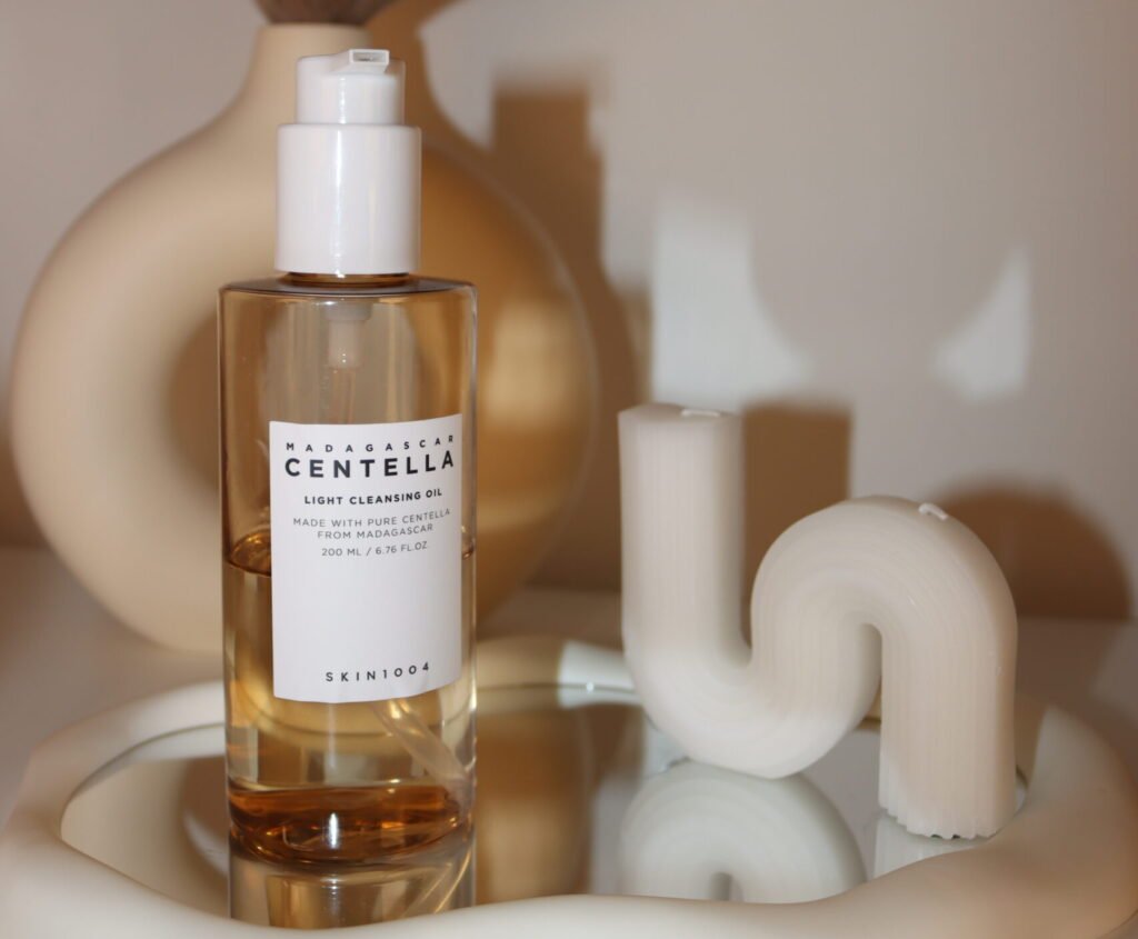 Double Cleansing SKIN1004 Centella Light Cleansing Oil